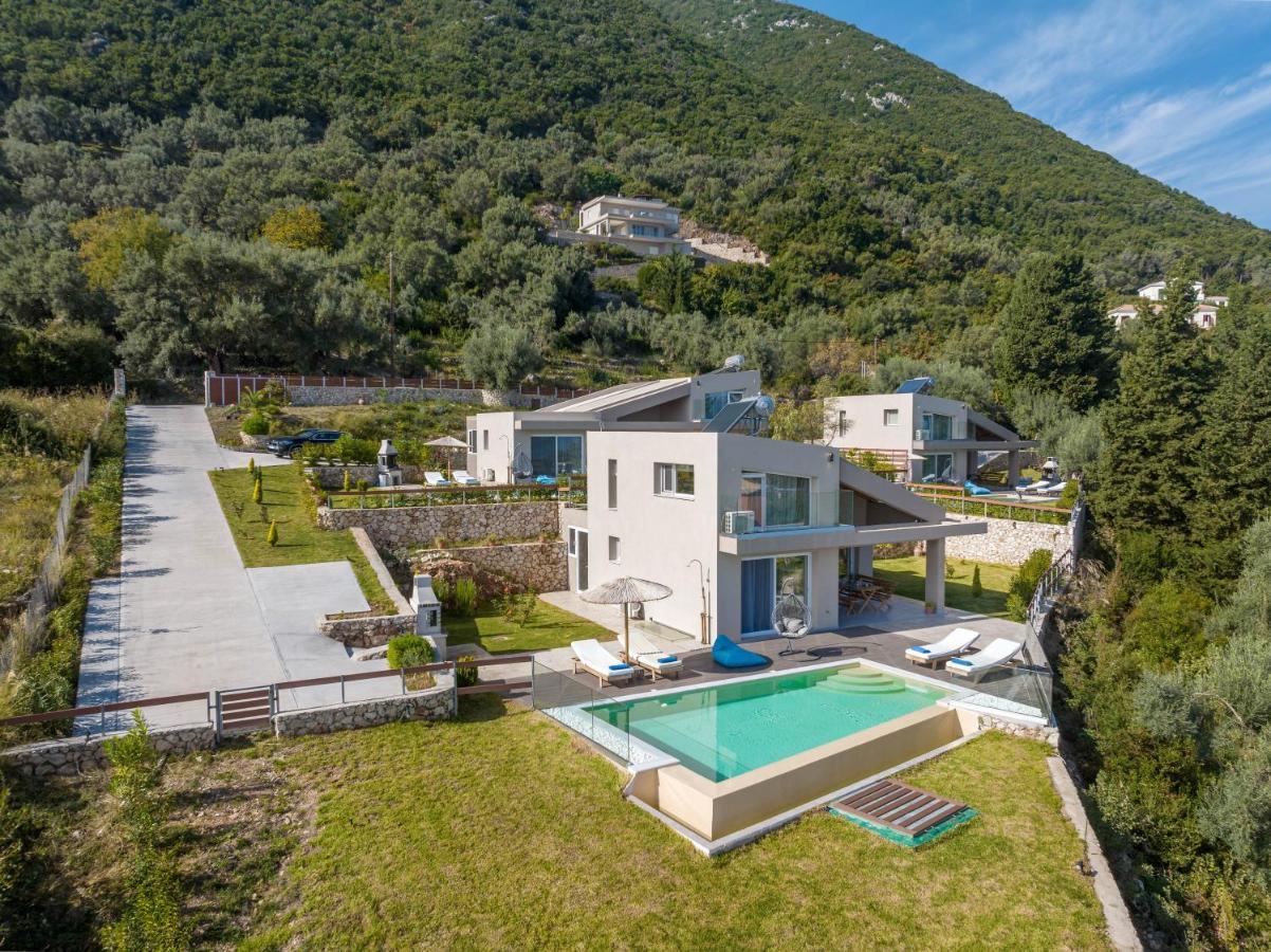 Anatoli Villa *