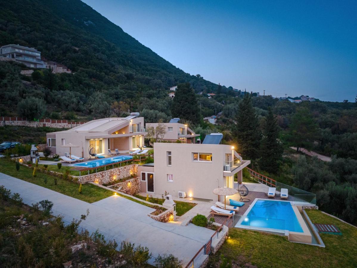 Anatoli Villa *